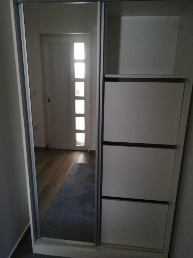 Apartment Villa Bijele Stijene Karlobag Esterno foto