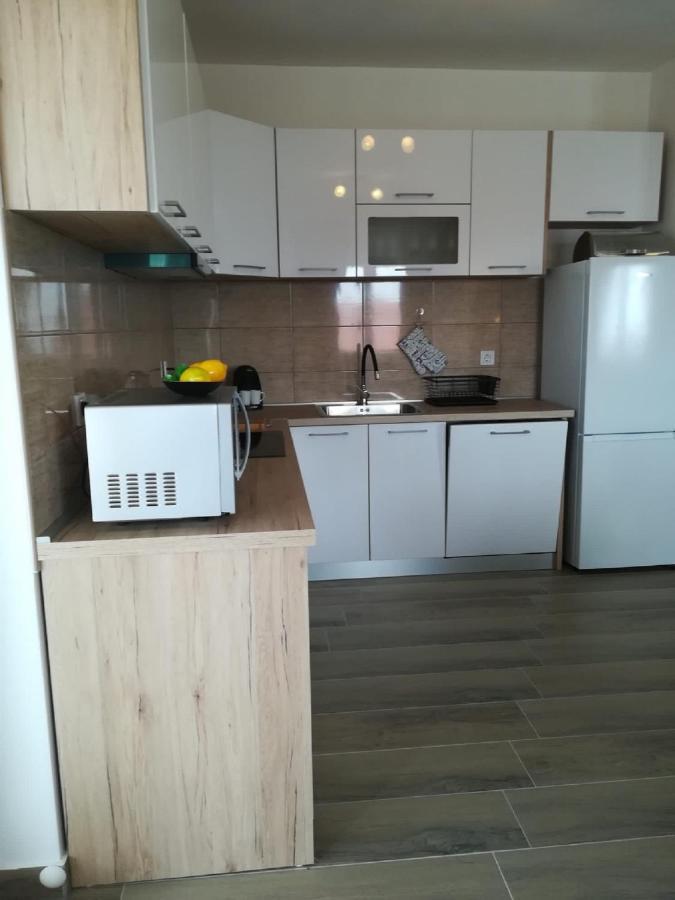 Apartment Villa Bijele Stijene Karlobag Esterno foto